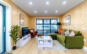Green Mews 2 With Free Parking - By My Getaways